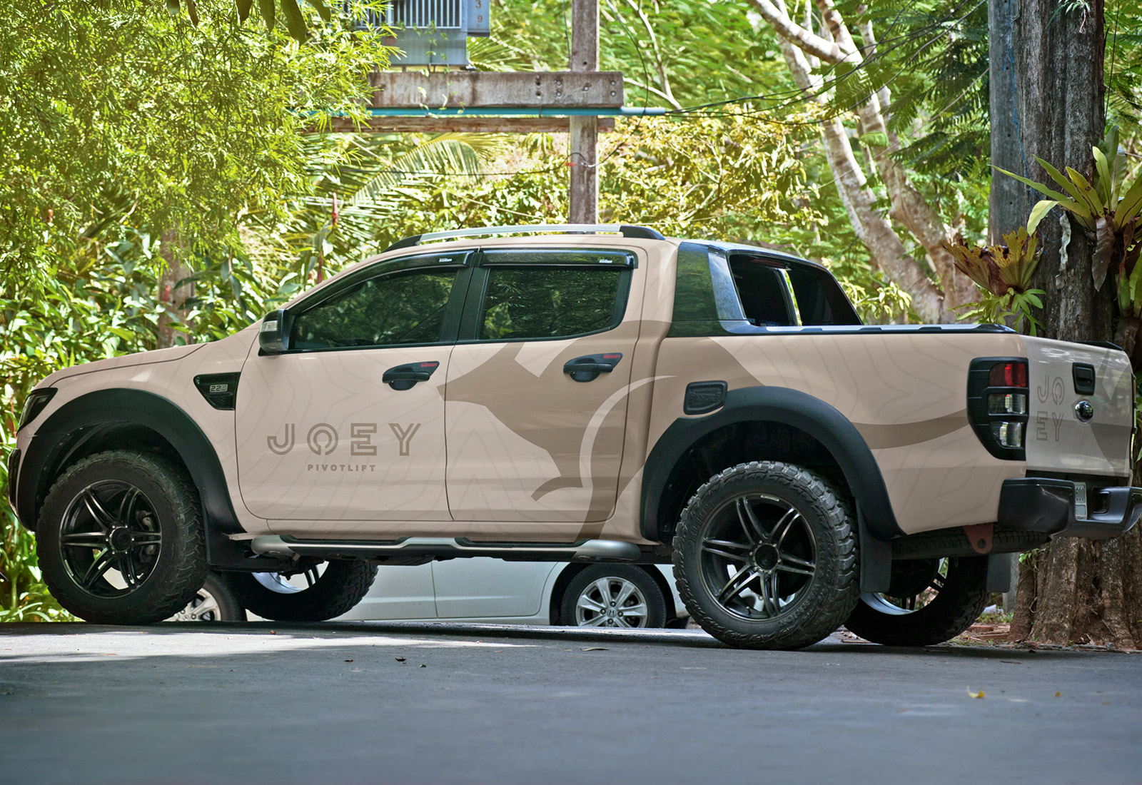 Branded Joey PivotLift truck showing product branding